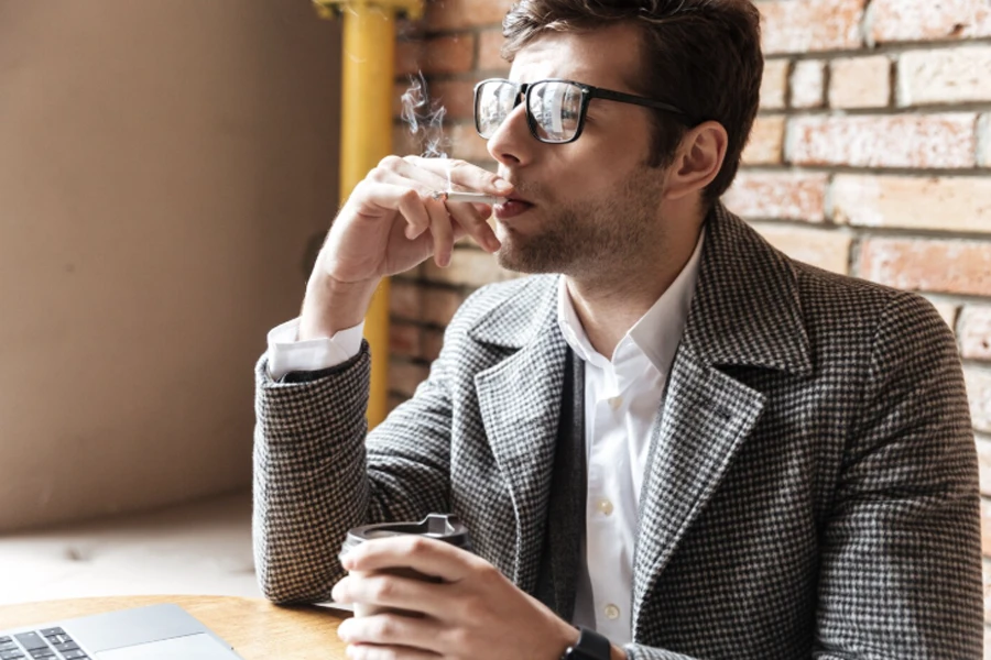 بای‌پس معده چیست و سیگار چه تأثیری روی آن دارد؟